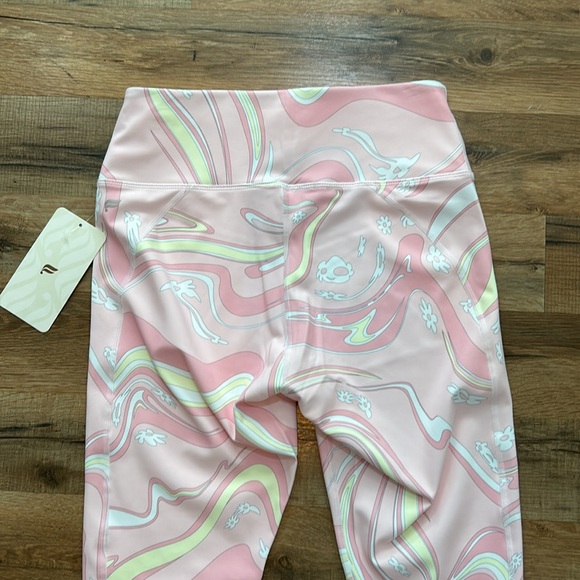 FABLETICS WOMENS HIGH WAISTED SOLID 7/8 LEGGINGS PINK NEW SIZE M - Picture 4 of 7